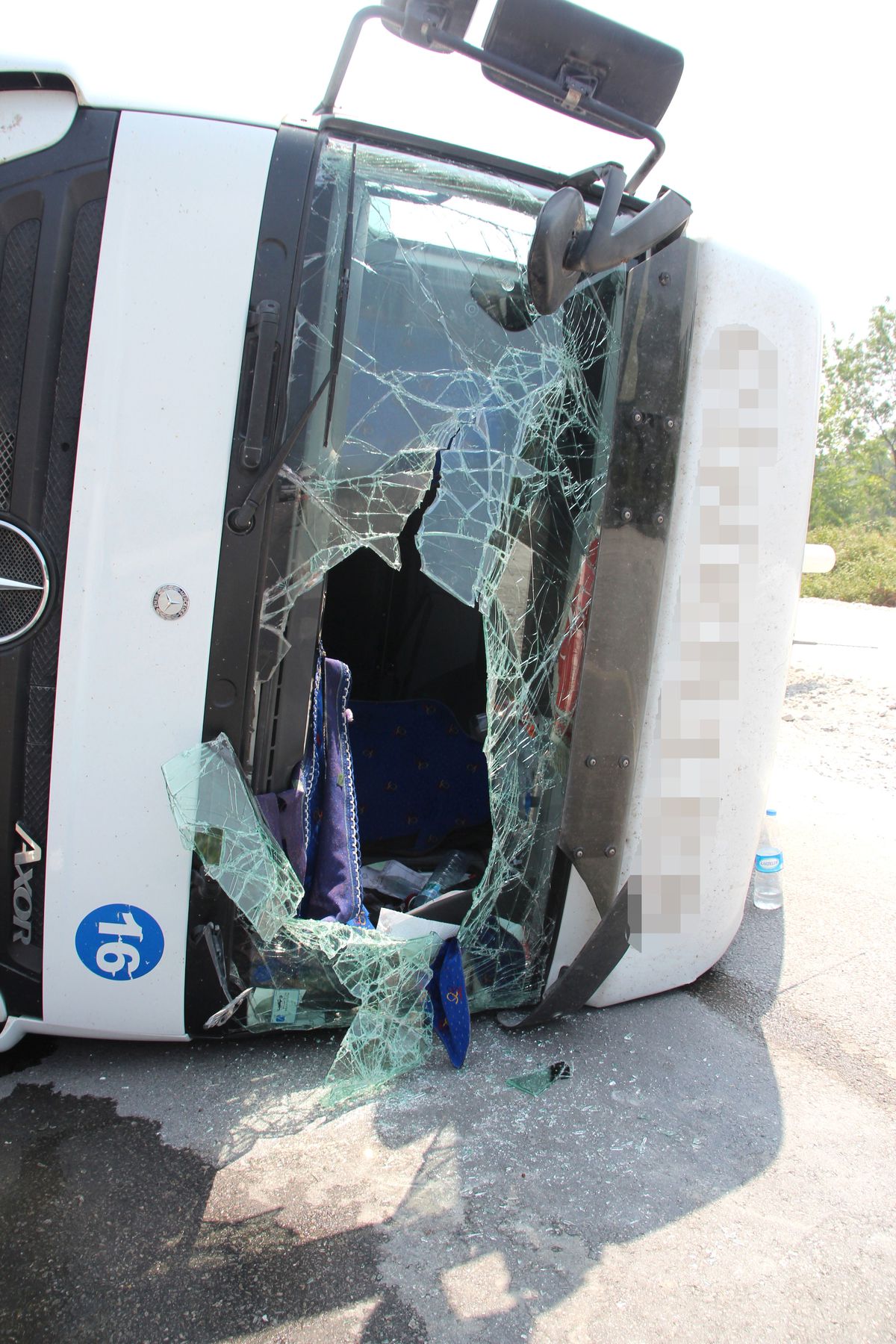 Ağır Soda Yüklü Tır Devrildi: 1 Yaralı