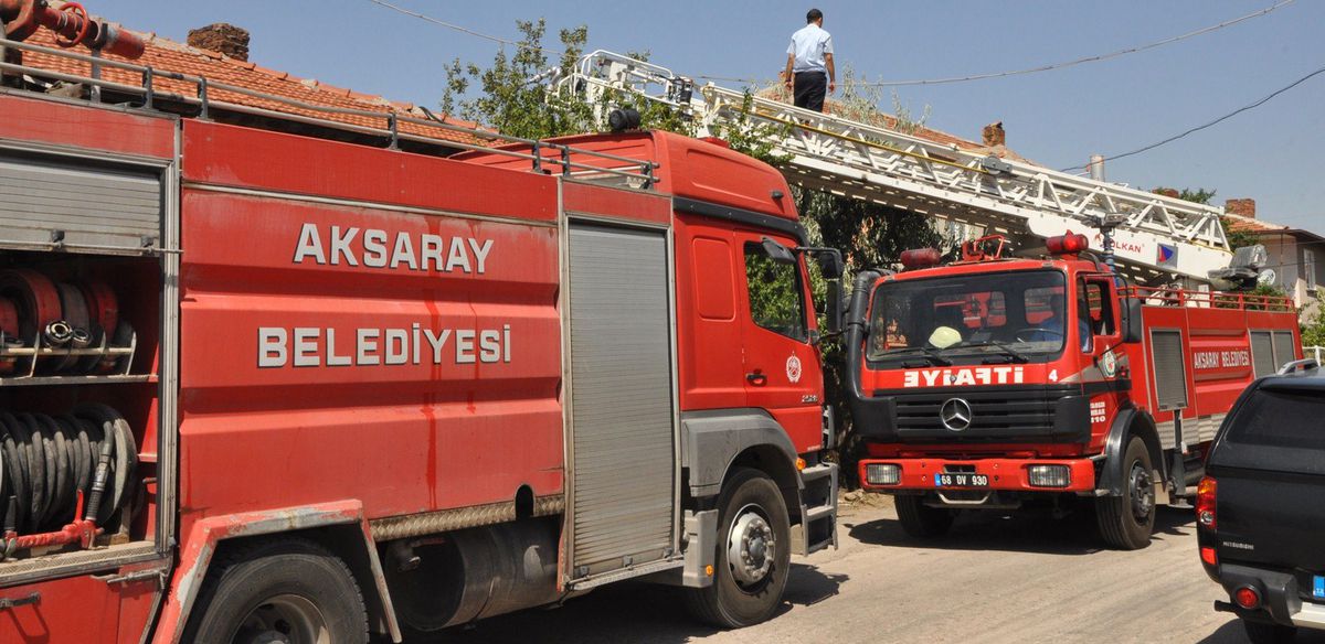 Aksaray\'da Balkonda Çıkan Yangın Korkuttu