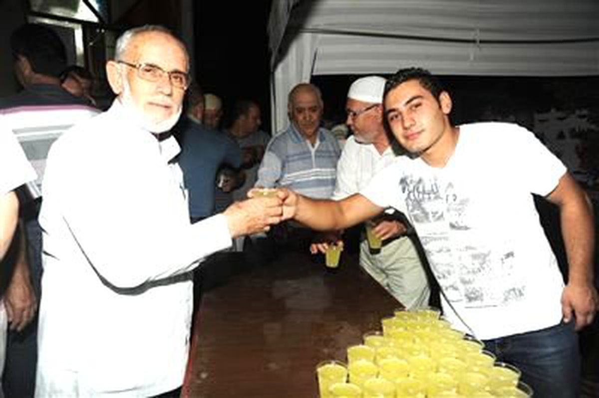 Aydın\'da Sıcak Yaz Geceleri Limonata ile Serinledi