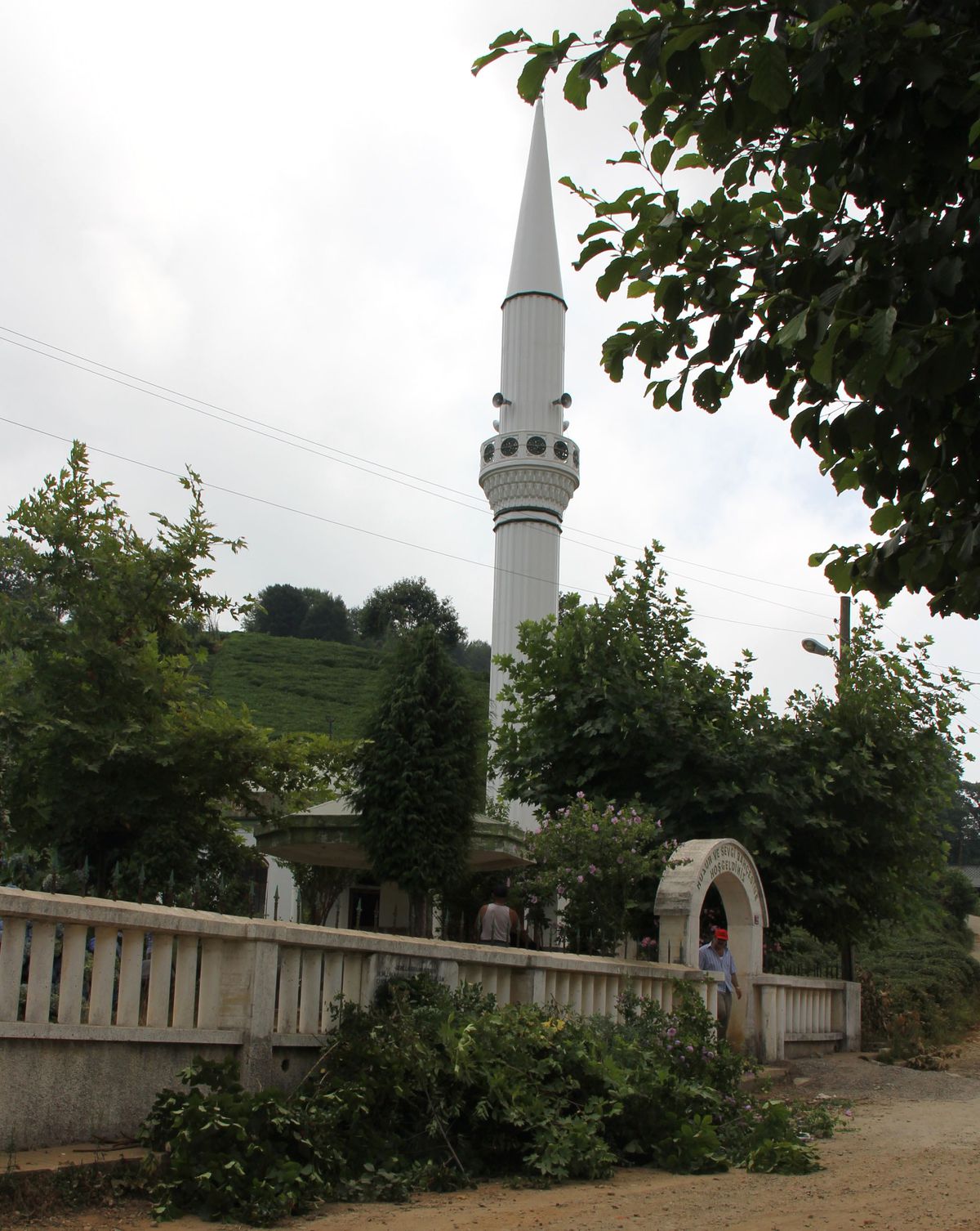 Bu Cami Kendi Ezanını Kendi Okuyor