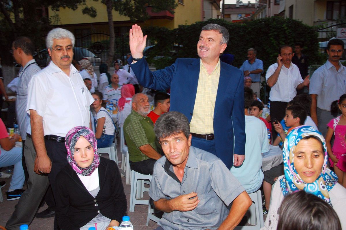 Büyükşehir\'in Mahalle İftarları Başladı