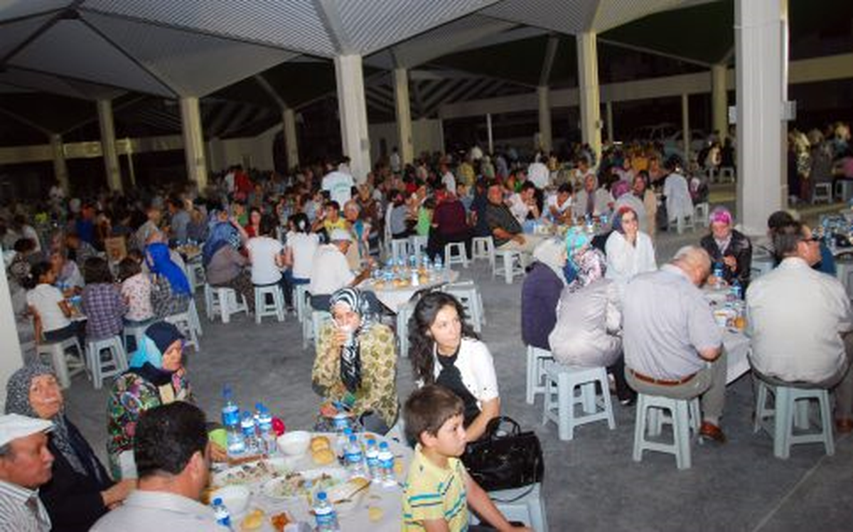 Büyükşehir\'in Mahalle İftarları Başladı