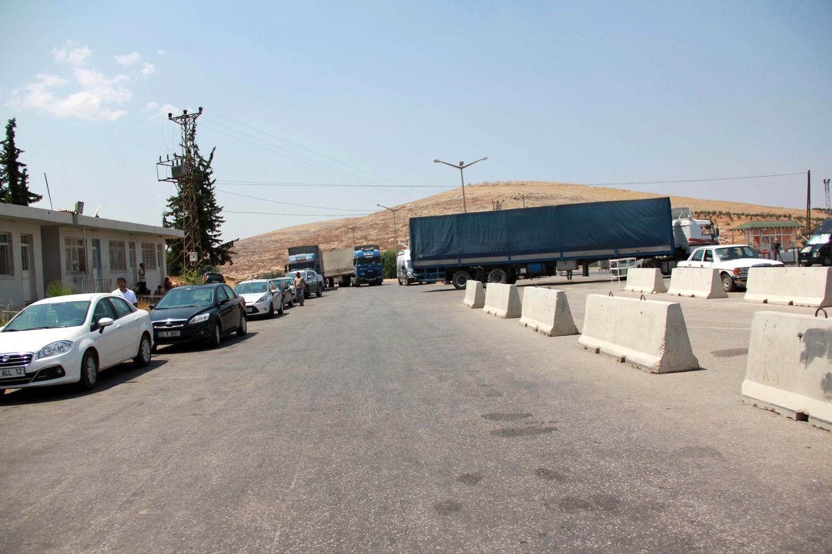 Cilvegözü\'nde Bekleyen Tır\'lar Bölgeden Ayrıldı