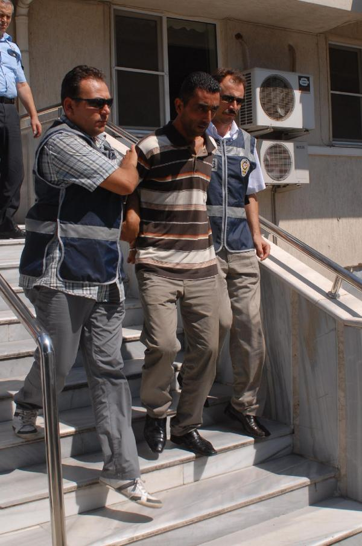 Dayaktan Kaçtı, Ölümden Döndü (2)