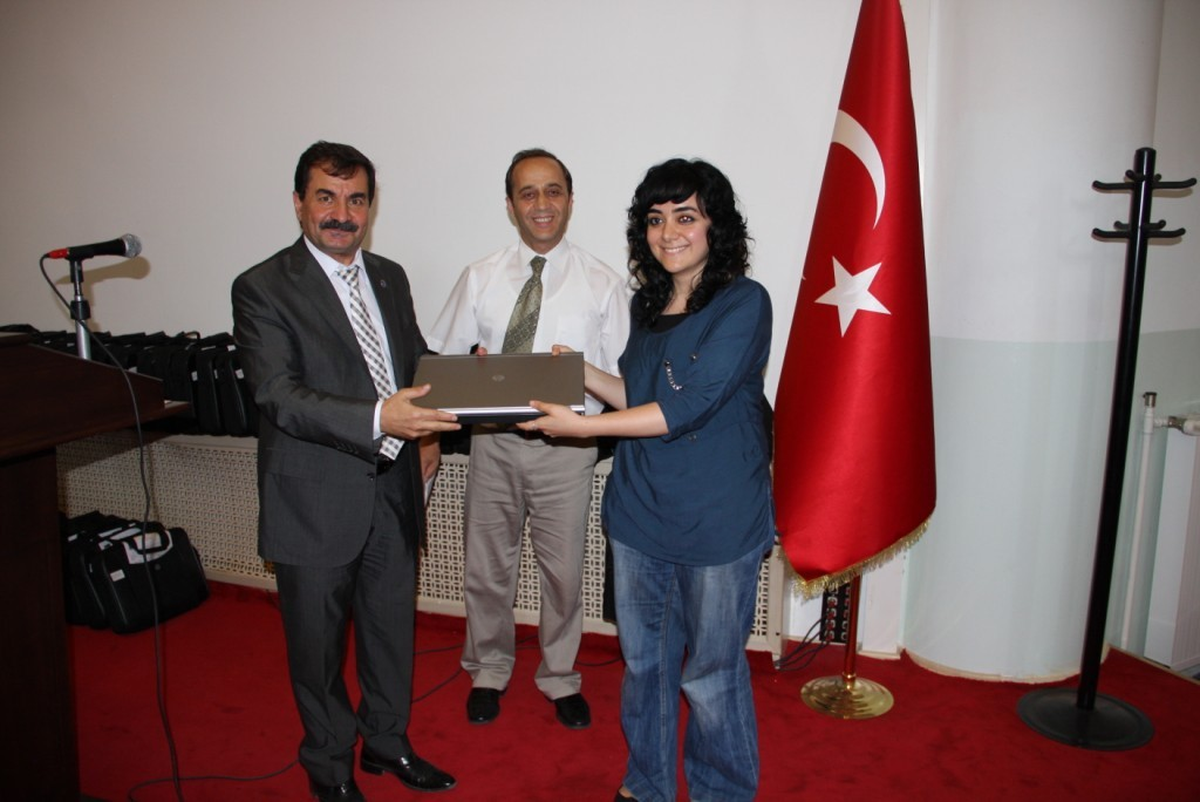 Dpü\'den Her Akademisyene Bir Dizüstü Bilgisayar