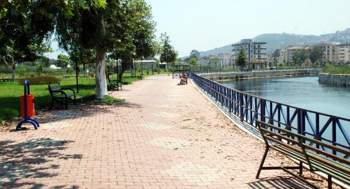 Finike\'de Hava Sıcaklığı 46 Derece Hissedildi