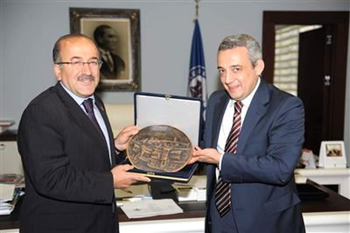 Iraklis Asashvili\'den Başkan Gümrükçüoğlu\'na Ziyaret