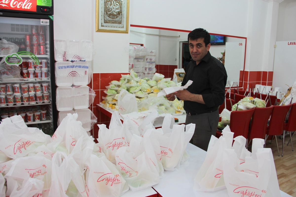 Hakkari\'de İlk Çiğköfte Salonu Hizmete Girdi