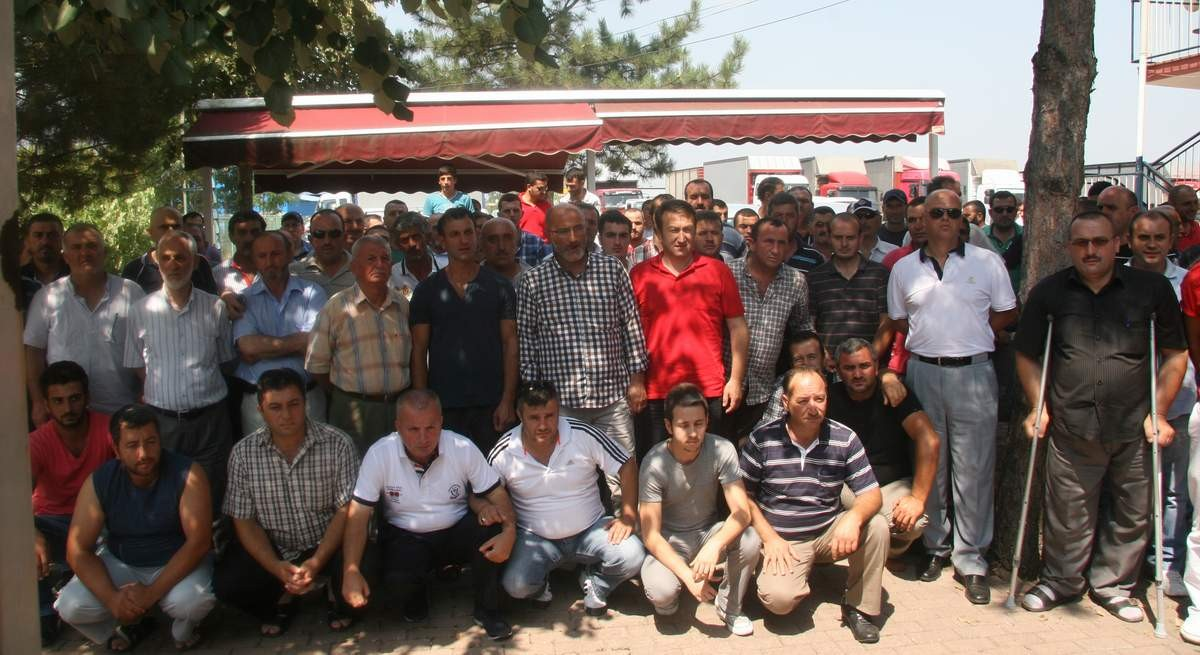 İzmit\'te Kamyoncu Fabrika Gerilimi Tırmanıyor