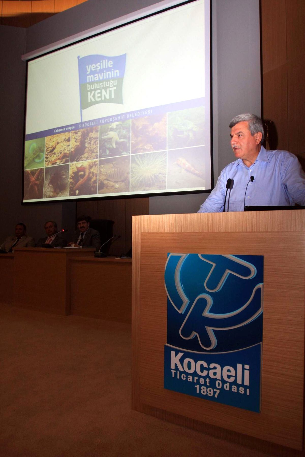 Karaosmanoğlu, Yeşille Mavinin Buluştuğu Kenti Anlattı
