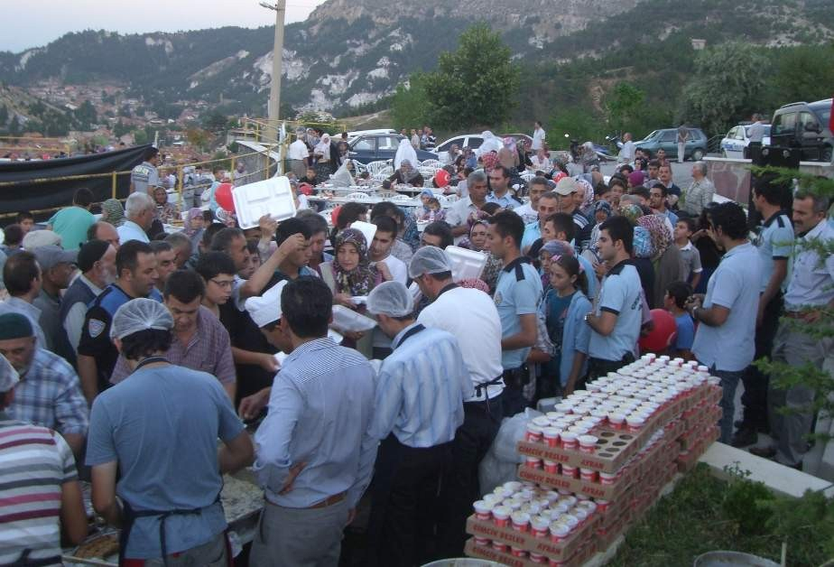 Kütahya Emniyet Müdürlüğü\'den Halka İftar