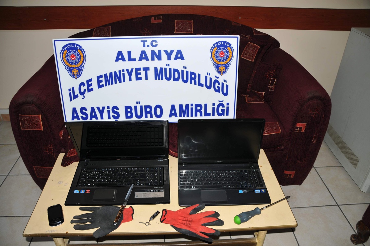Lojmanda Hırsızlık Yapan Zanlı Polislerden Kaçamadı