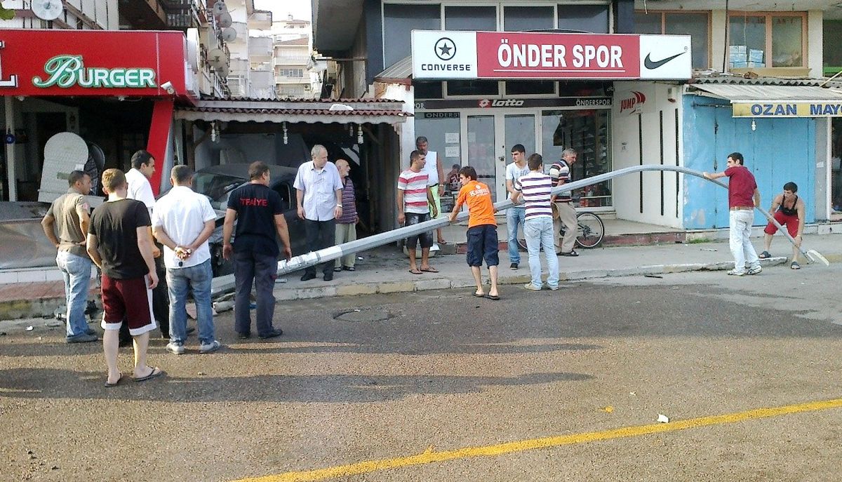 Milli Boksör Kaza Yaptı