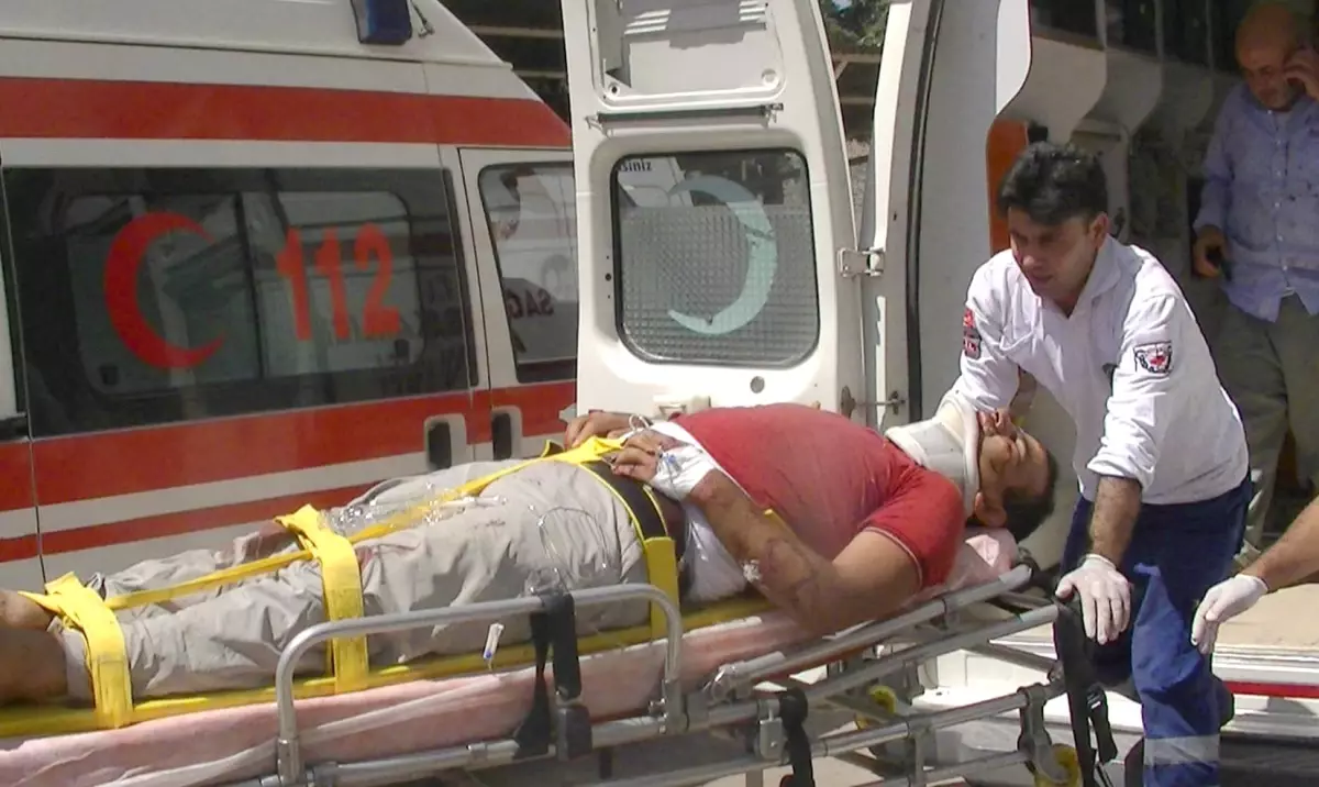 Minibüs Takla Attı: 4 Yaralı