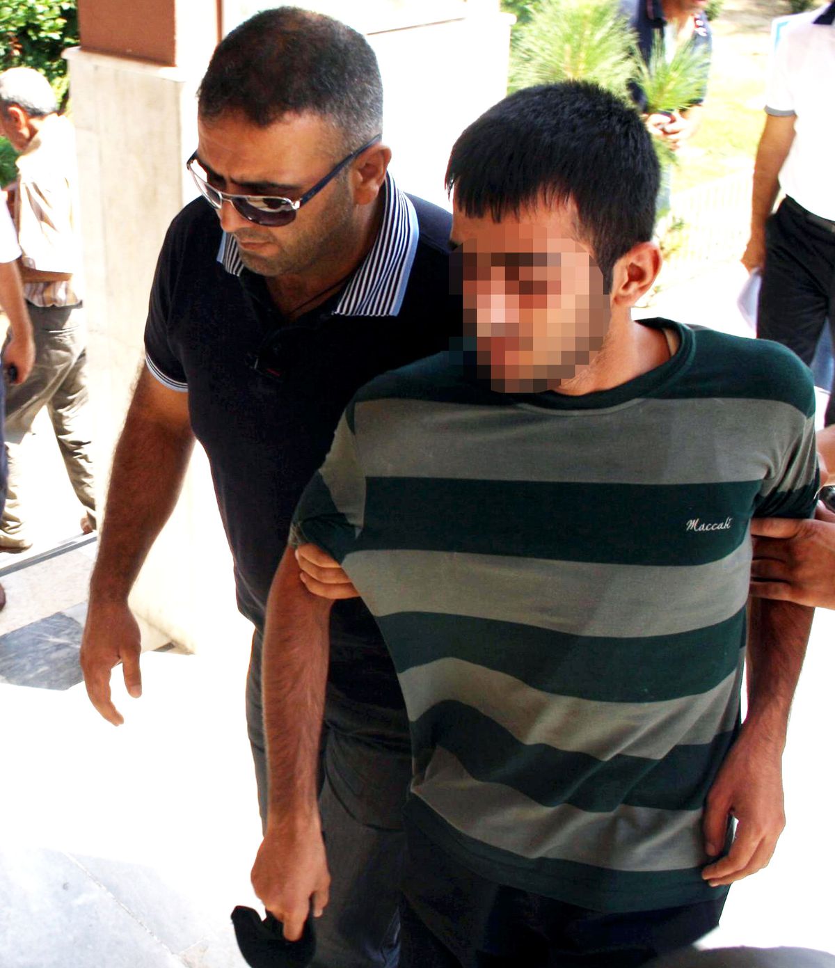 Otel Önüne Konulan Bombanın Failleri Yakalandı