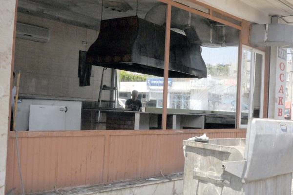 Otel Önü Bombaya 2 Gözaltı