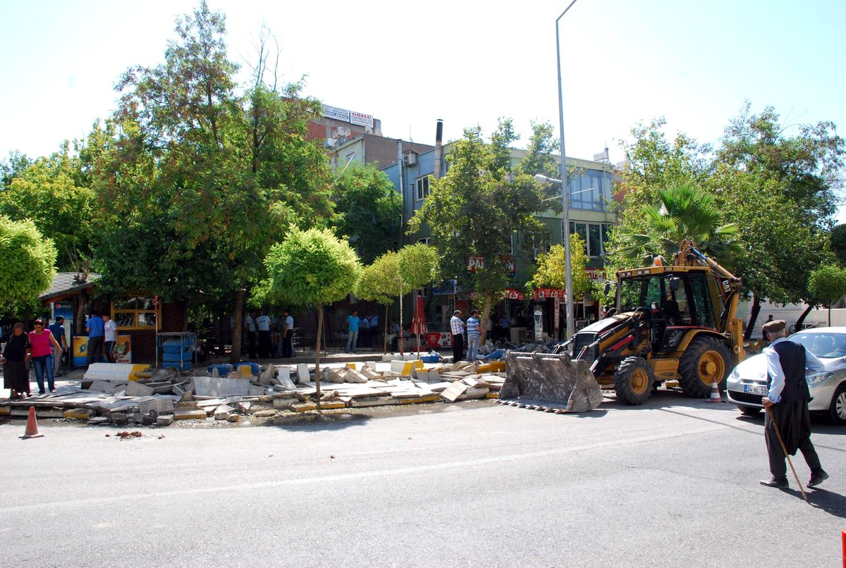 Otobüs ve Minibüs Durağı Genişletiliyor