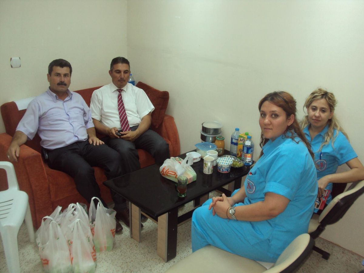 Sağlık Sen Kırıkkale Şubesi, İftar Sonrasında Sağlıkçılara Ramazan Tatlısı İkram Ediyor