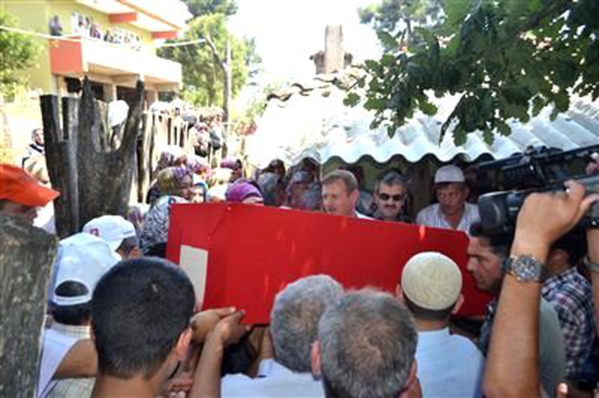 Şehit Eşinin Feryadı Yürekleri Dağladı
