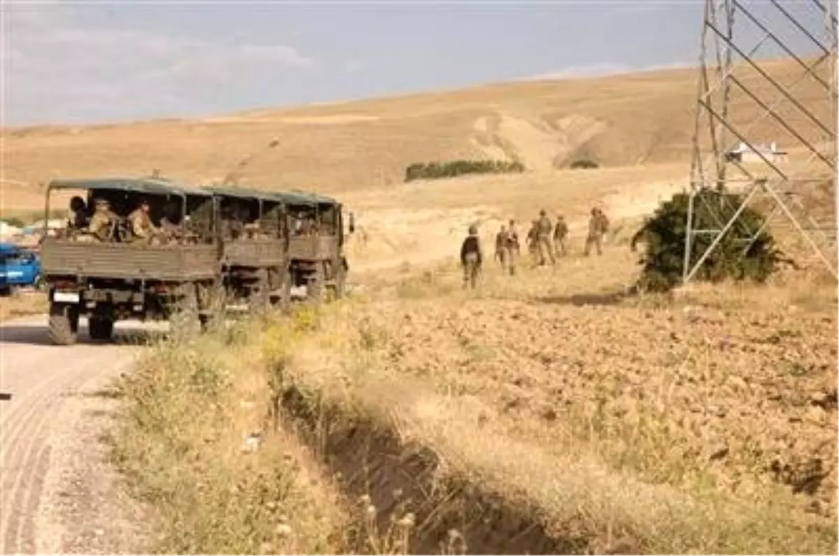 Şemdinli\'de Operasyonlar Sürüyor