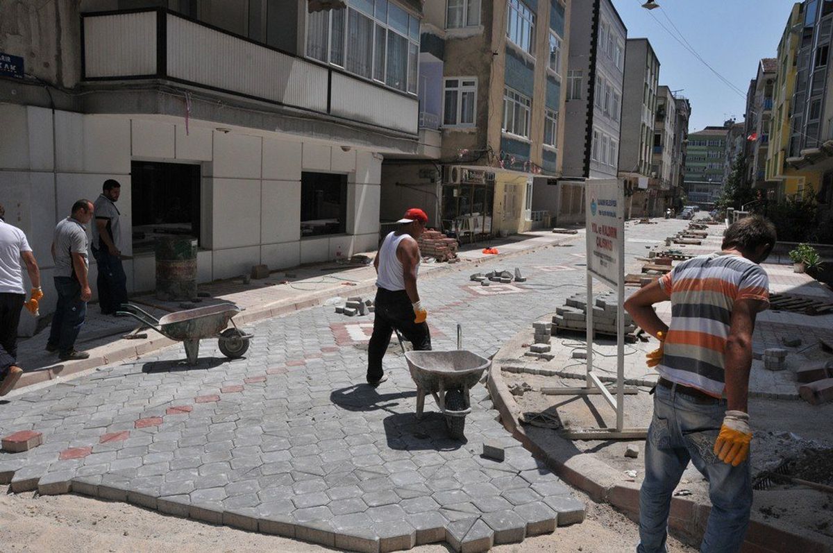 Süleymaniye Caddesi\'ne Dekoratif Çehre