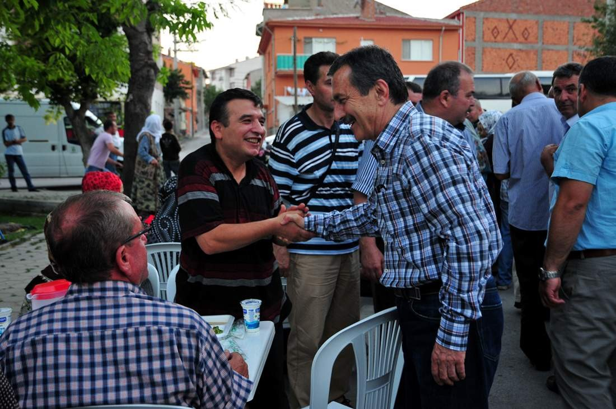 Tepebaşı Belediyesi Ramazan Bereketini Mahallelere Taşıyor