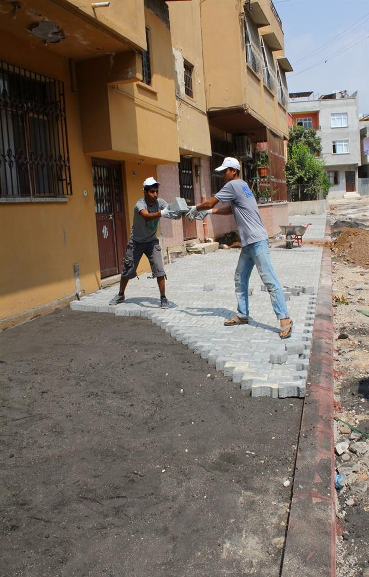 Toroslar Yol Çalışmalarına Devam Ediyor