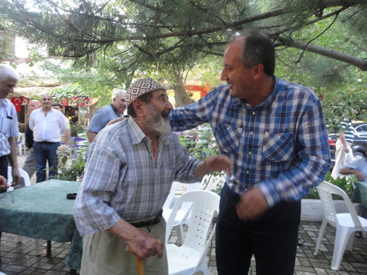 90\'lık Dede Eş İsteyince \'İnce\' Bir Cevap Verdi