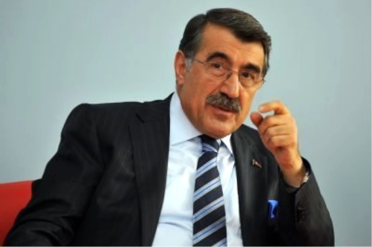 AK Parti Genel Başkan Yardımcısı Aksu\'ya "Hizmet Anısı" Ödülü