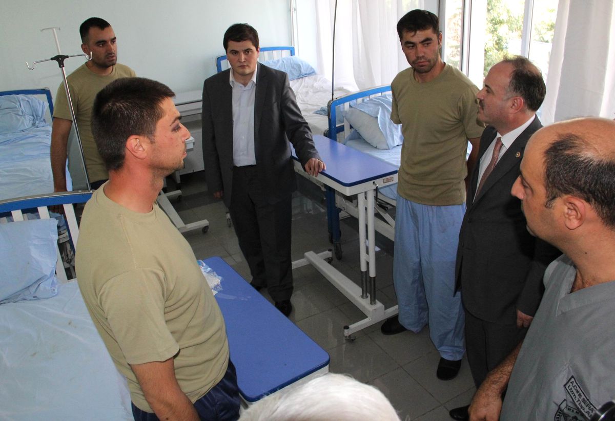 AK Parti Genel Başkan Yardımcısı Gedikli Hakkari\'de