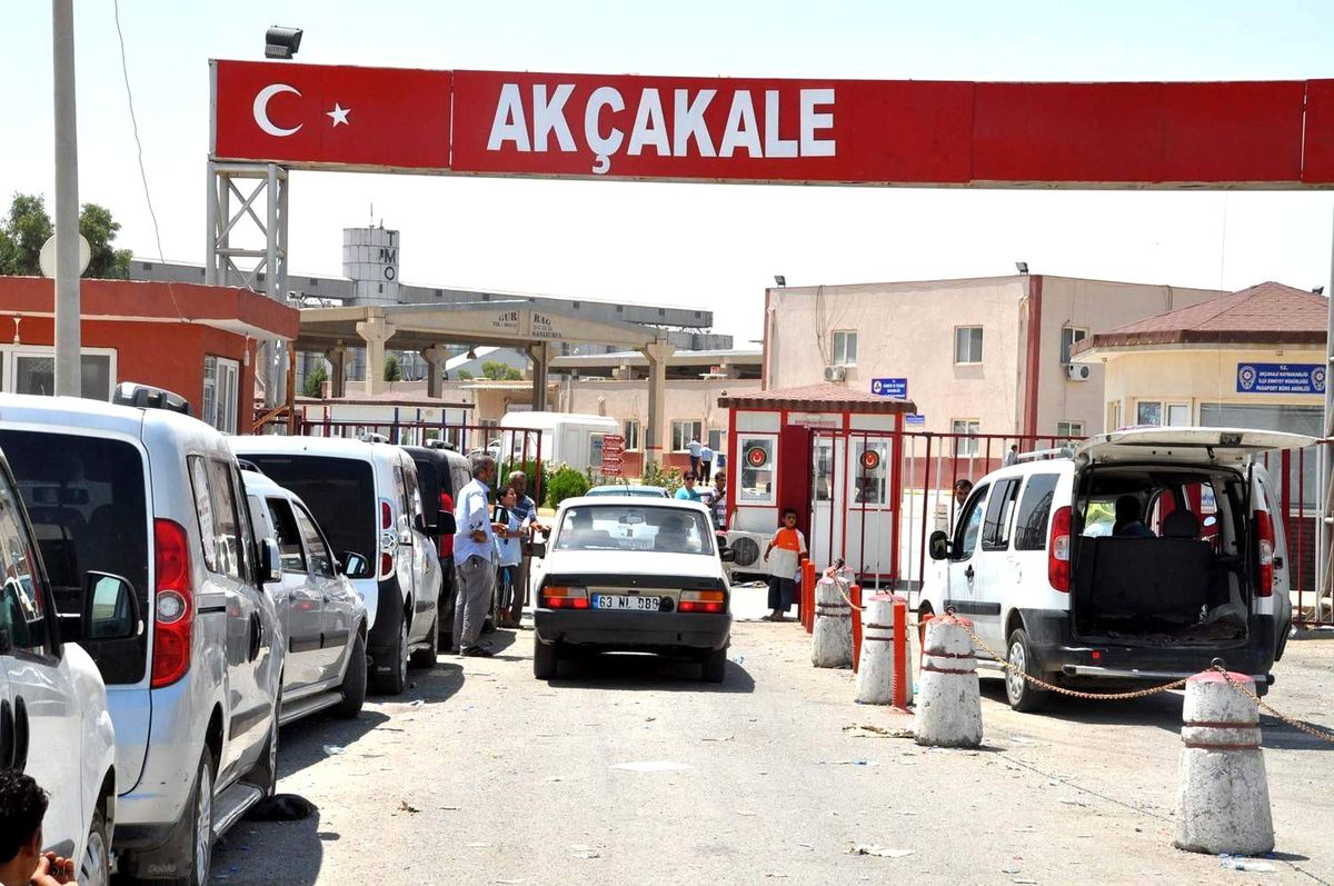 Akçakale Sınır Kapası Giriş-Çıkışlara Açık