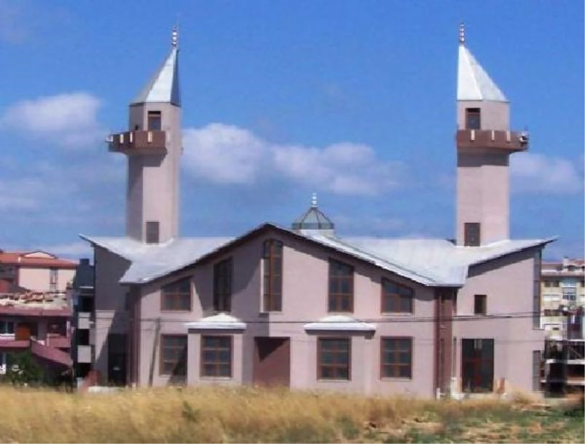 Bandırma Belediyesi\'nin Cami İnşaatını Mühürlemesi Tartışmalara Neden Oldu