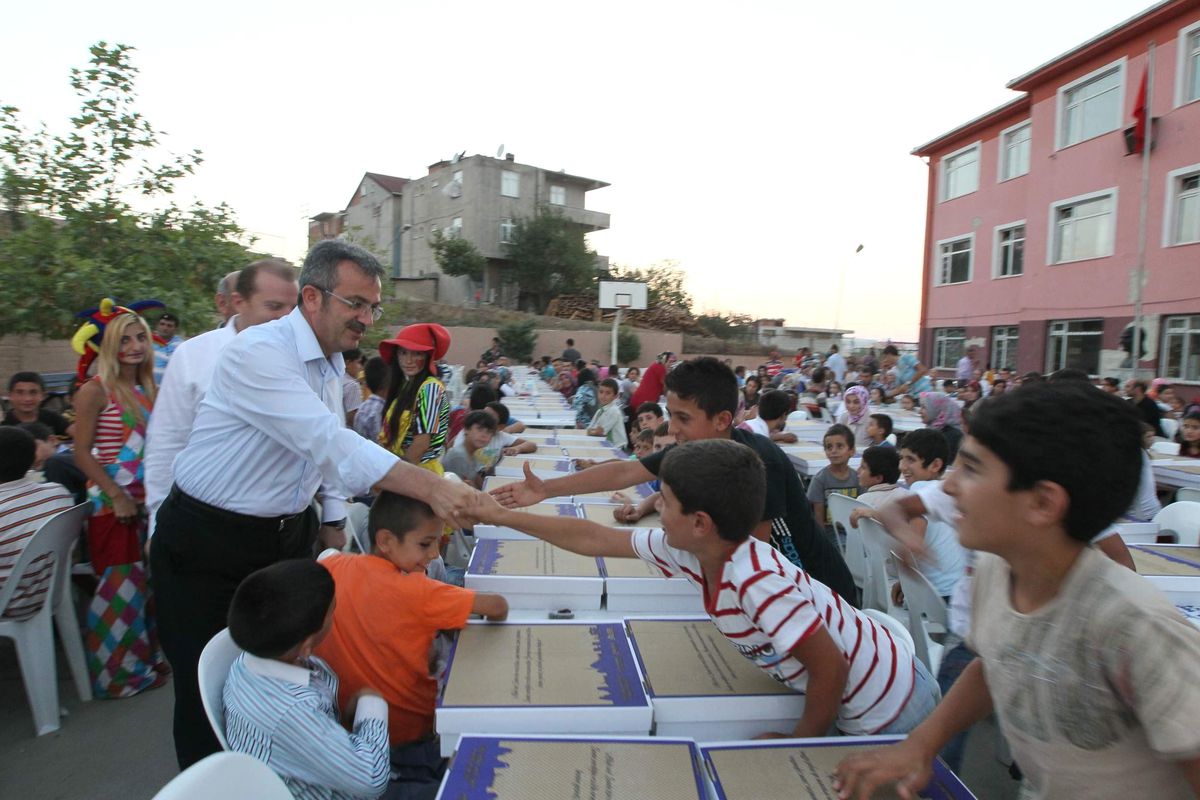 Başkan Köşker Kirazpınar Sakinlerini İftarda Ağırladı