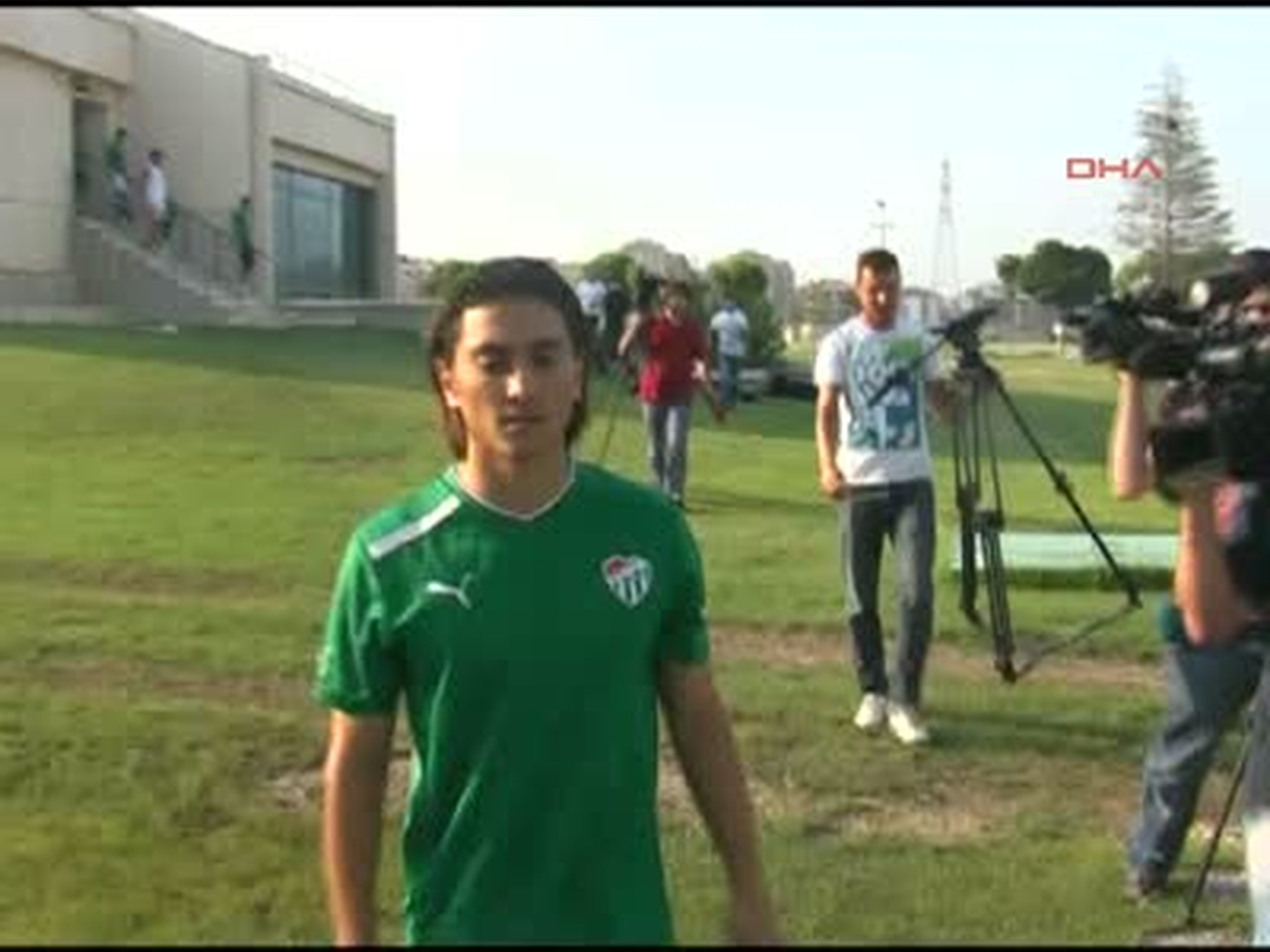 Bursaspor\'un Yeni Transferi Murat İlk Antrenmanına Çıktı