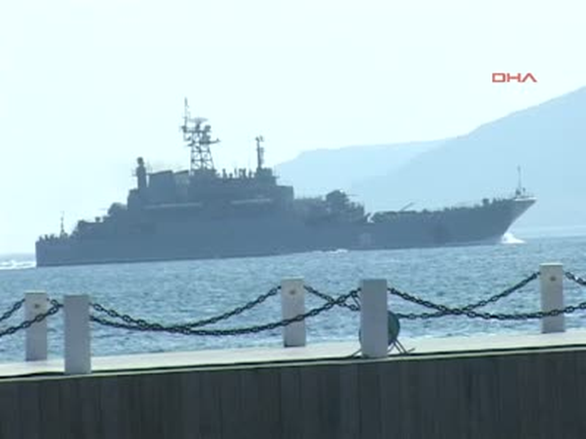 Çanakkale Rus Savaş Gemileri Karadeniz\'e Dönüyor