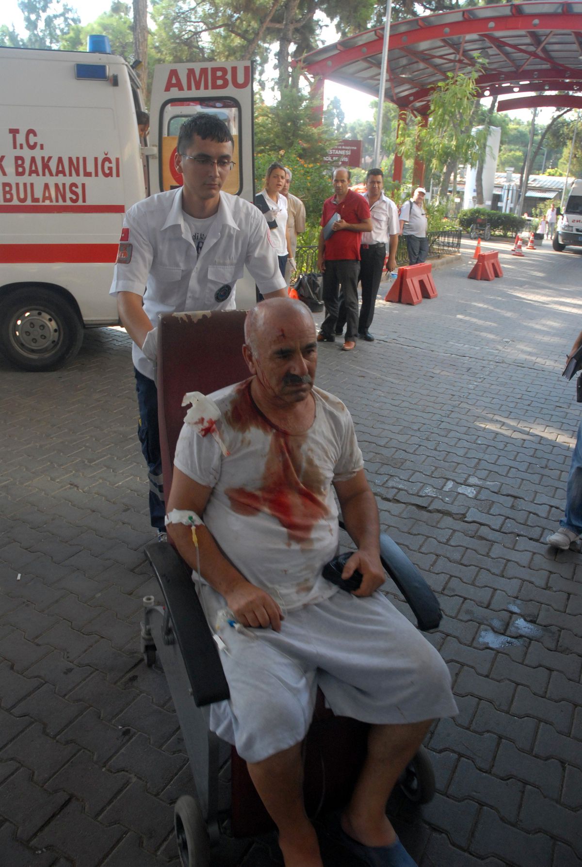 Çiğli'de Silahlı Kavga: 4 Yaralı