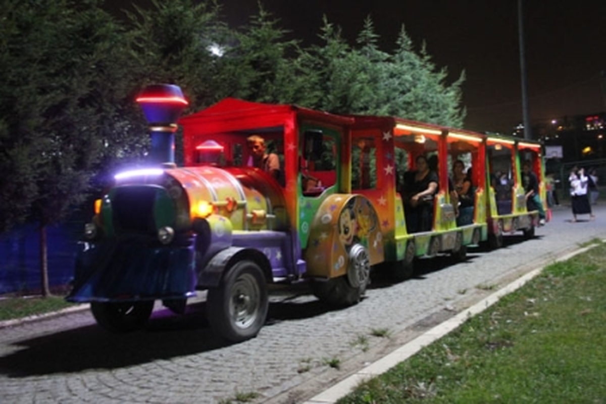 Çocuklar Hasbahçede Eğlenceye Doyamıyorlar