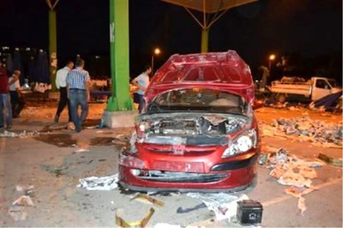 Çorum\'da 2 Otomobil Kafa Kafaya Çarpıştı: 2 Yaralı