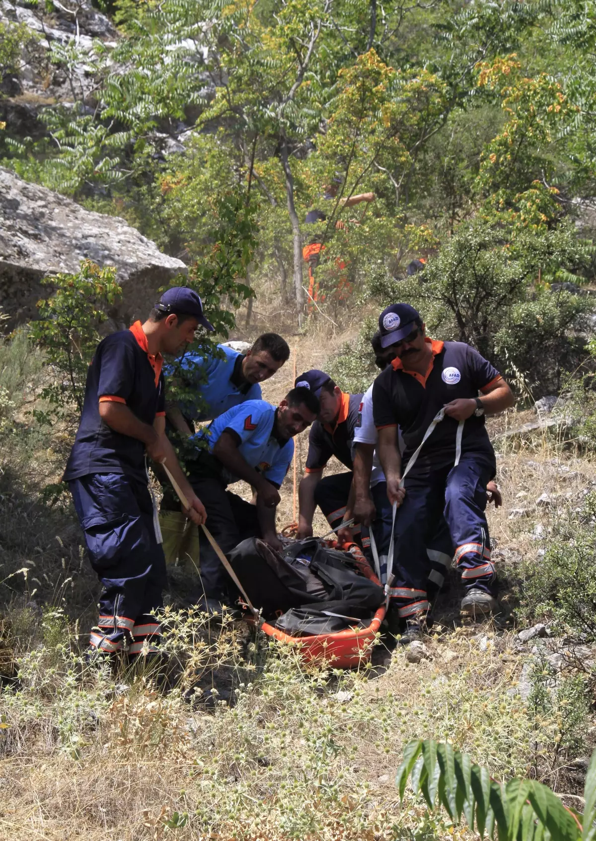 Direkten Uçuruma Düşen İşçi Öldü