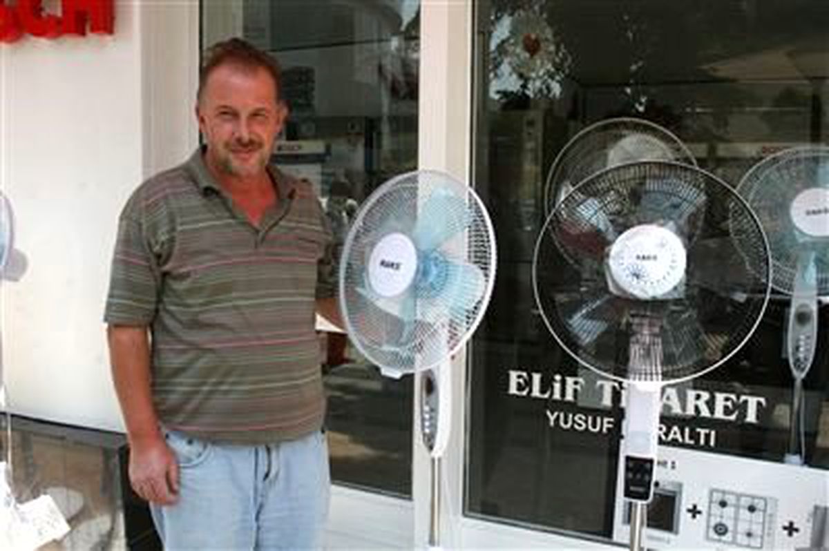 Düzce\'de Aşırı Sıcaklar Klima ve Vantilatör Satışlarını Arttırdı