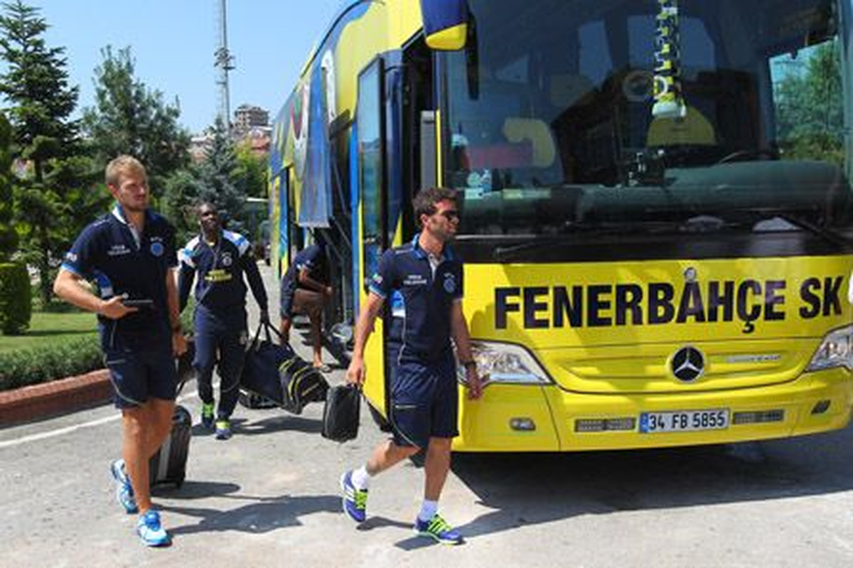 Fenerbahçe Yurda Döndü