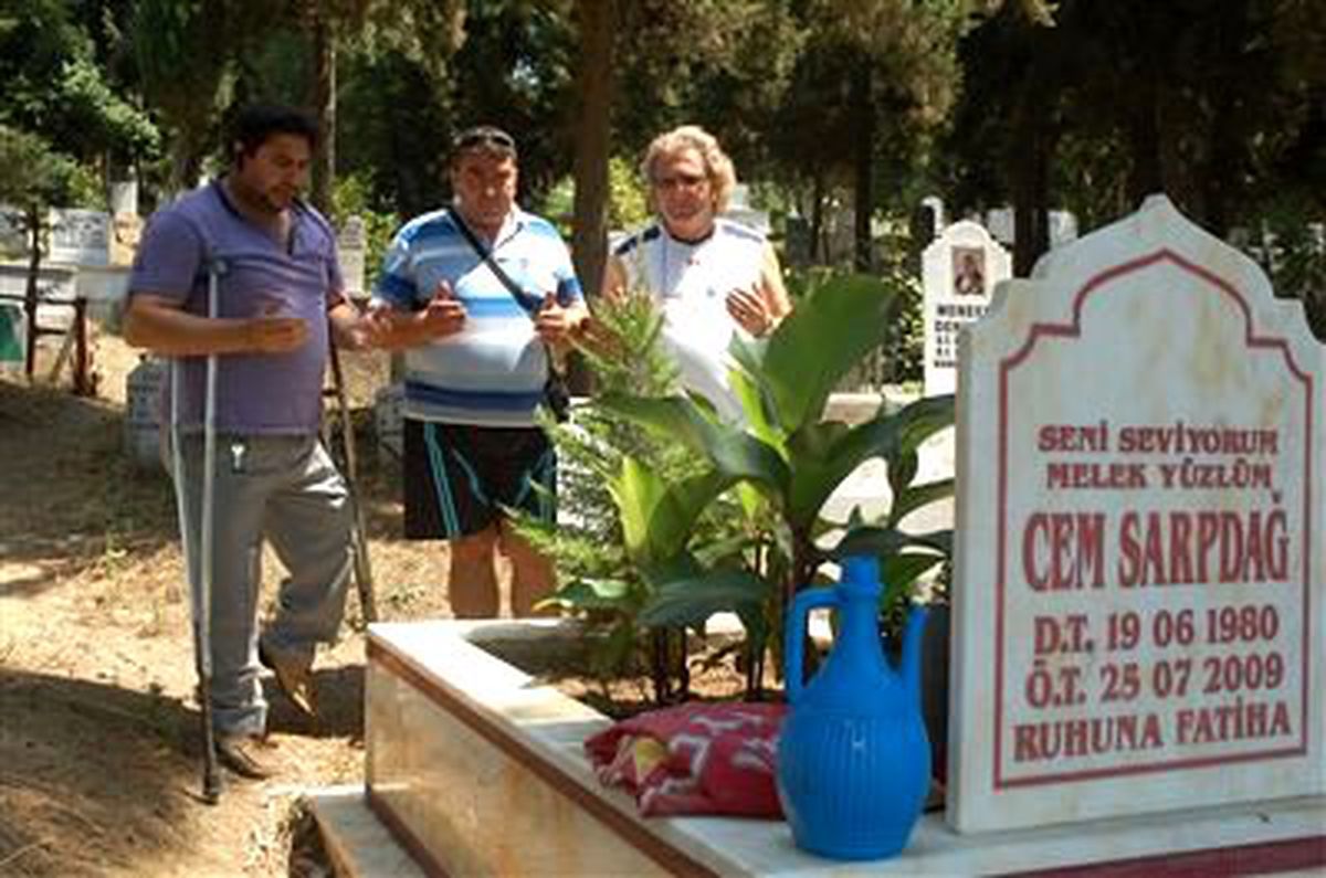 Gazeteciler Meslektaşlarını Unutmadı
