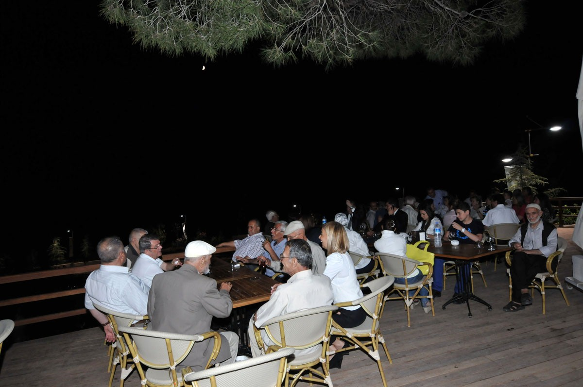 Huzur Evi Sakinlerine İftar Yemeği