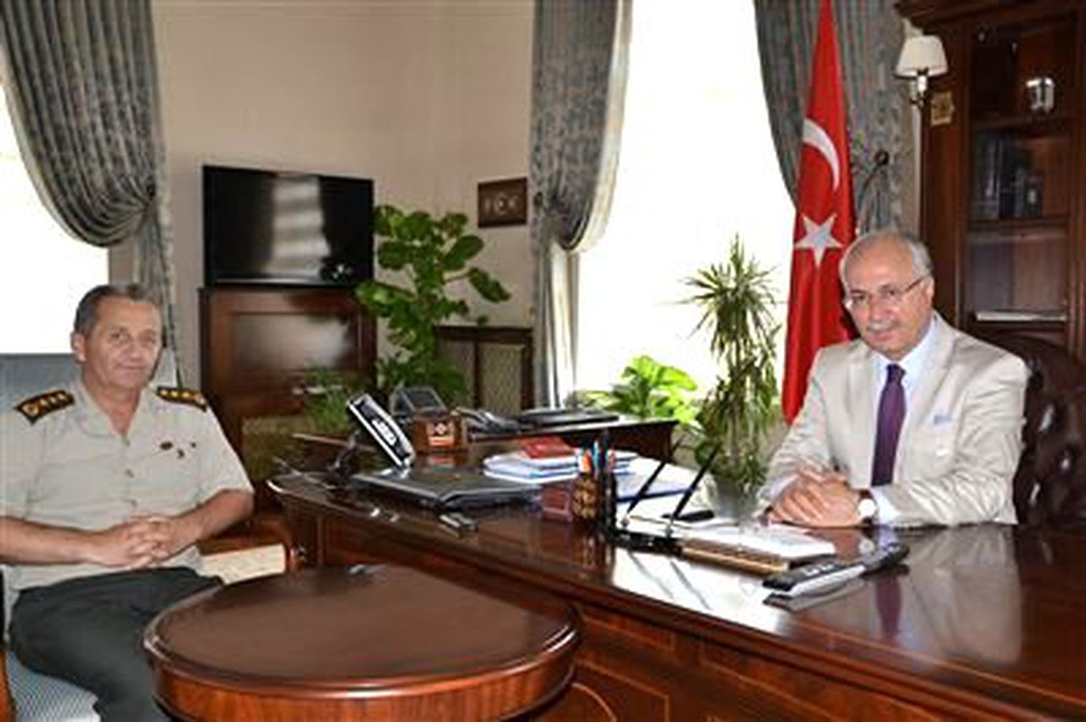 İl Jandarma Komutanı Doğru Vali Daşöz\'ü Ziyaret Etti