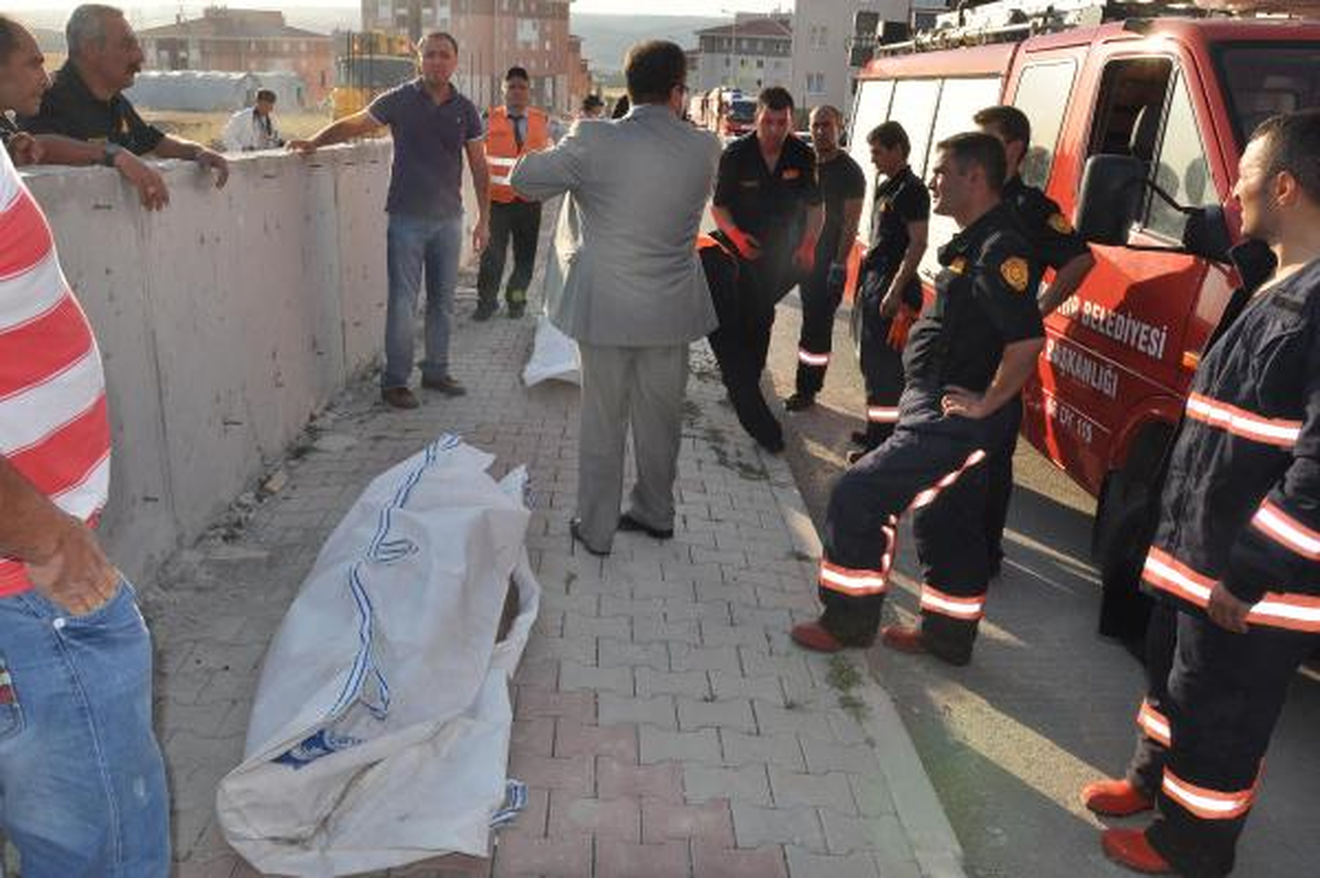 İnşaat Vinci Devrildi: 2 Ölü, 1 Yaralı