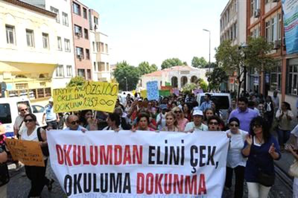 Kadıköy\'deki Velilerden İmam Hatip Protestosu
