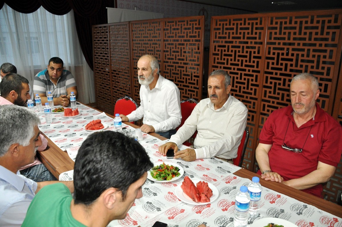 Müsiad, Dernek Üyelerine ve Genç Hafızlara İftar Yemeği Verdi