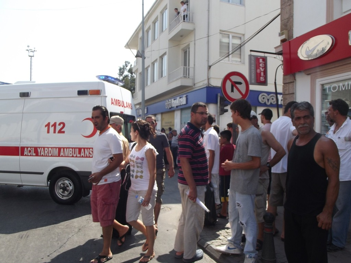 Otomobil, Genç Kızın Ayak Parmaklarını Kırdı