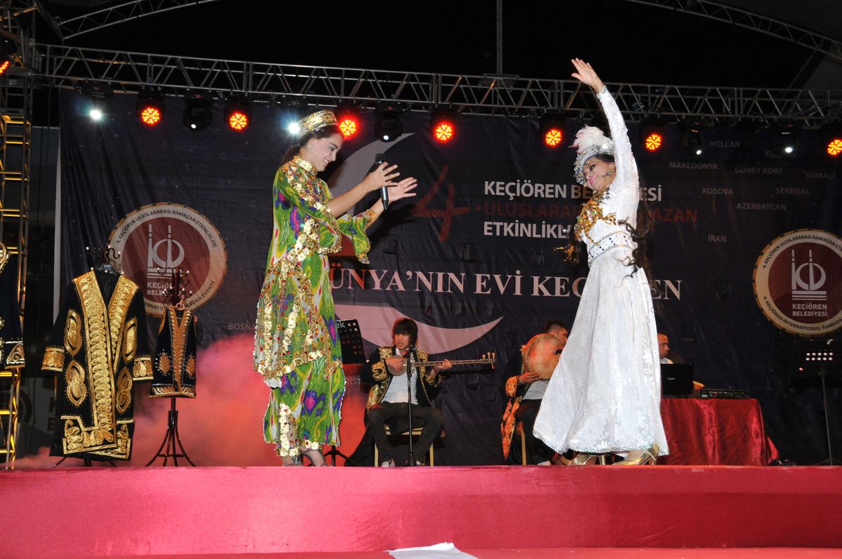 Özbek Kültürü Keçiören\'de Sergilendi