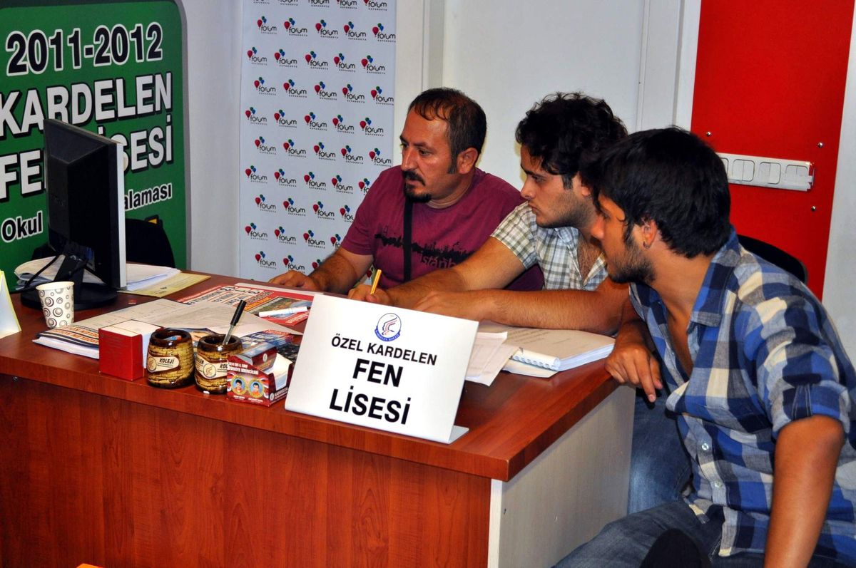 Özel Kardelen Koleji Tercih Bürosuna Öğrenciler Yoğun İlgigösteriyor